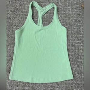 Lululemon short cool racer back tank top. nulu. Size 4